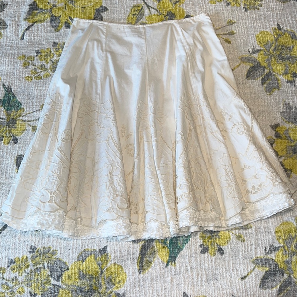 Cabi 100% Cotton White Skirt With Embroidery & Ruffle Details